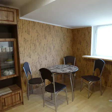 Riia 141 * Παρνού