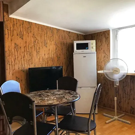 Riia 141 * Παρνού